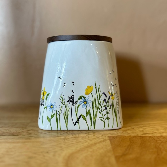 Rae Dunn Wildflower Ceramic “keep” Kitchen Canister With Wooden Lid - Picture 5 of 10